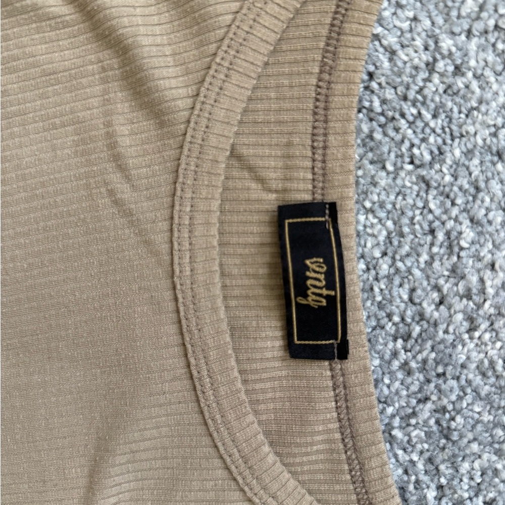 Tan Ribbed Ruched Crop Tank Top - Picture 4 of 4